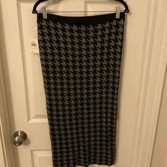 NWT Retrology Gray and black Houndstooth medium - Picture 6 of 11